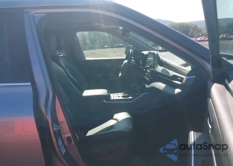 2021 Toyota Highlander Xle z USA, uszkodzony, nr VIN 5TDGZRBH2MS072445